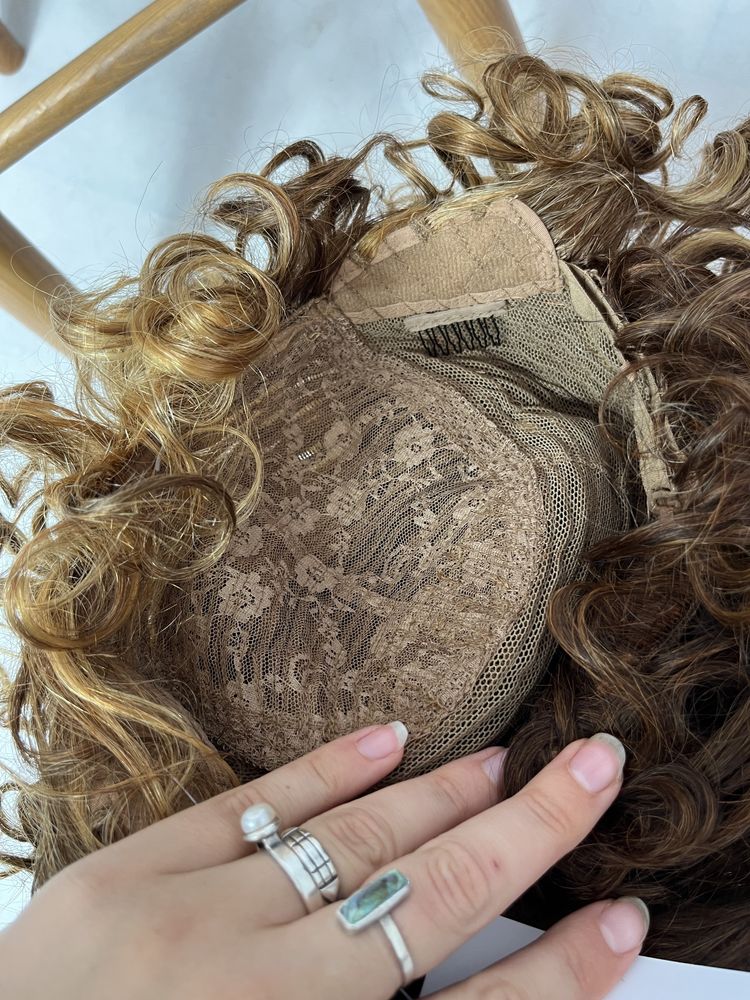Rozjasniane loki brąz peruka włosy naturalne