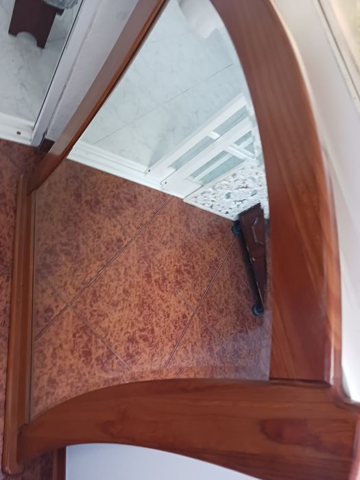 Espelho com moldura em pinho mel