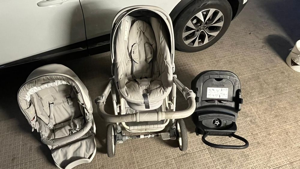 Carrinho de bebê completo e com exofix para o ovo