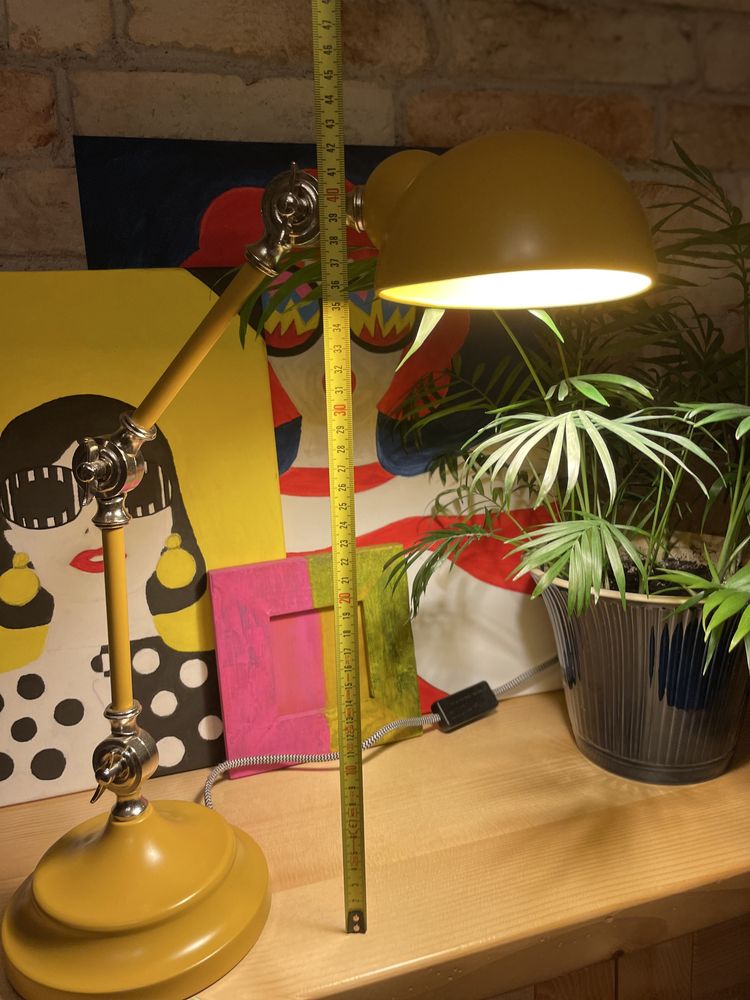 Wyjątkowa lampa szafkowa, biurkowa. Wysoka 40 cm