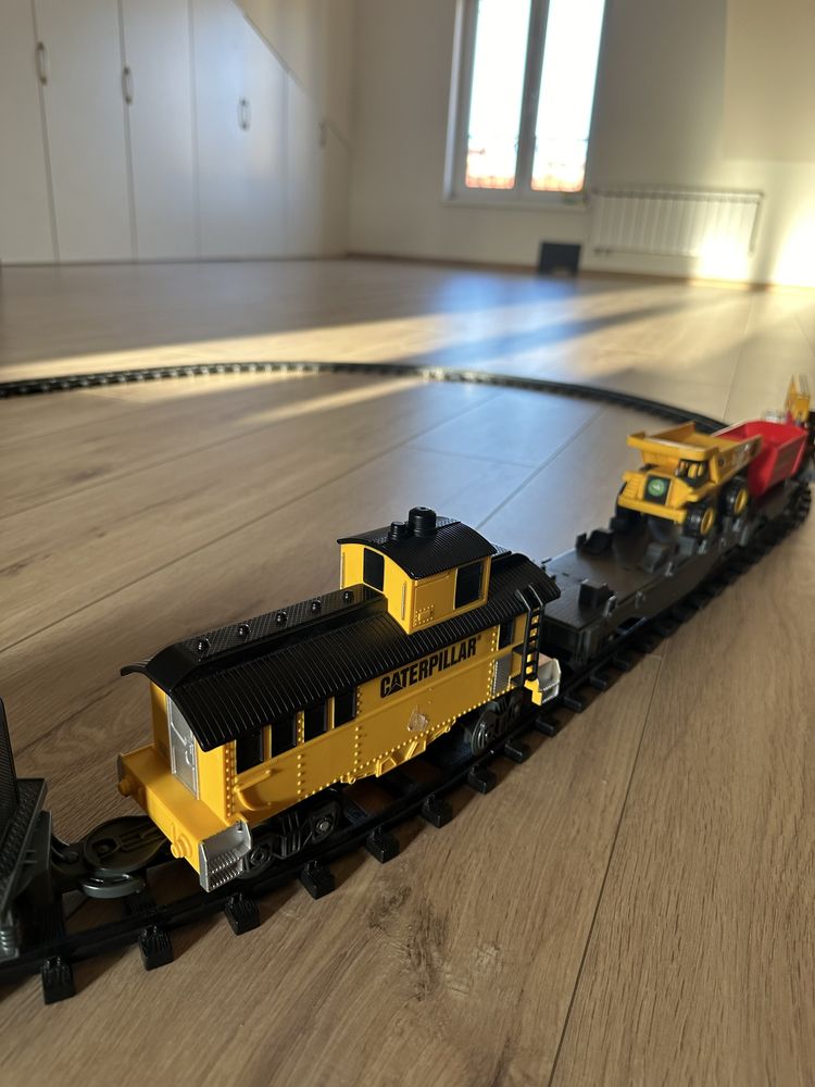 Поїзд -  Моторизована залізниця CATERPILLER Train Set Equipment