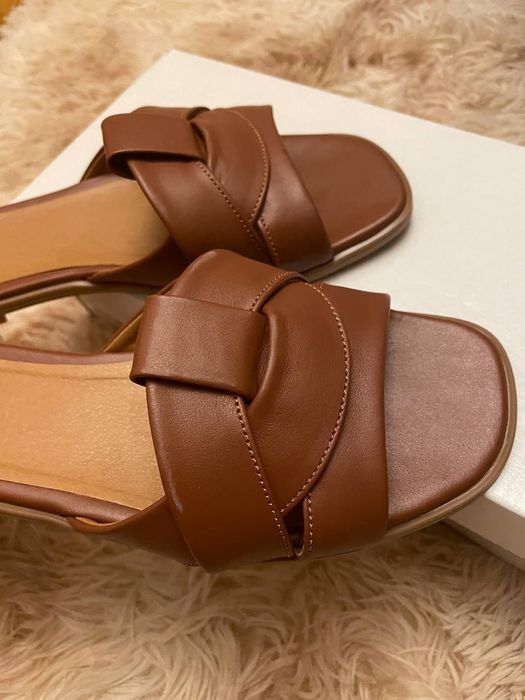 Шльопанці жіночі