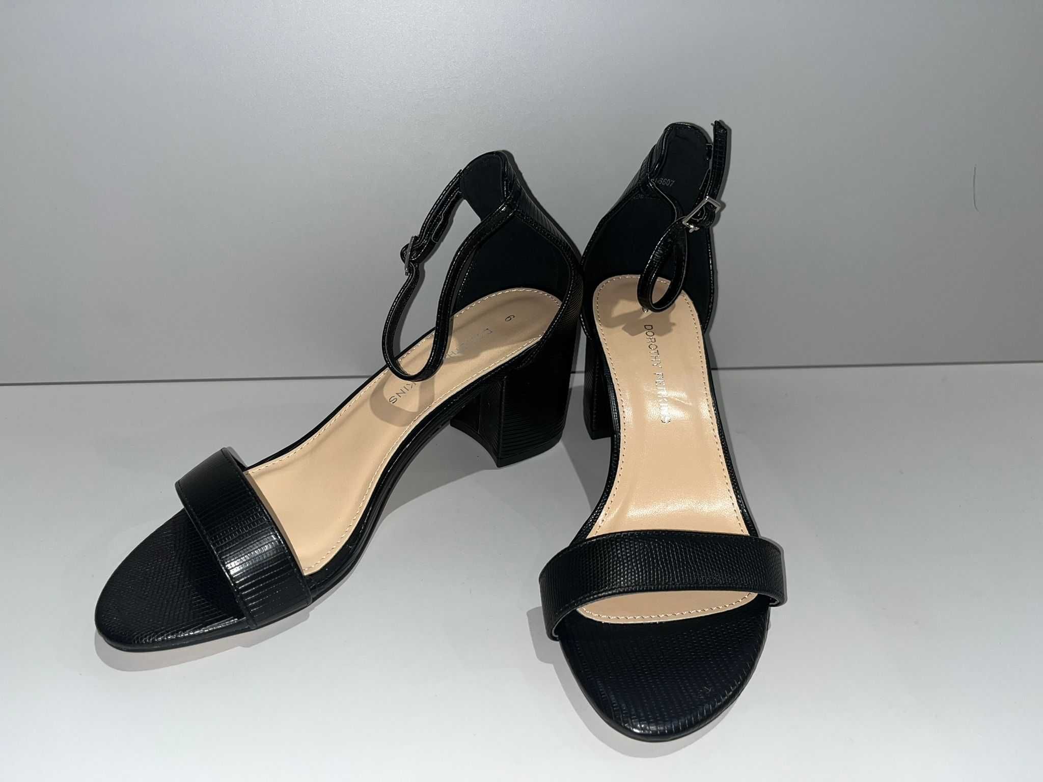 Dorothy Perkins A obuwie buty outlet hurtownia hurt stock sezon mix