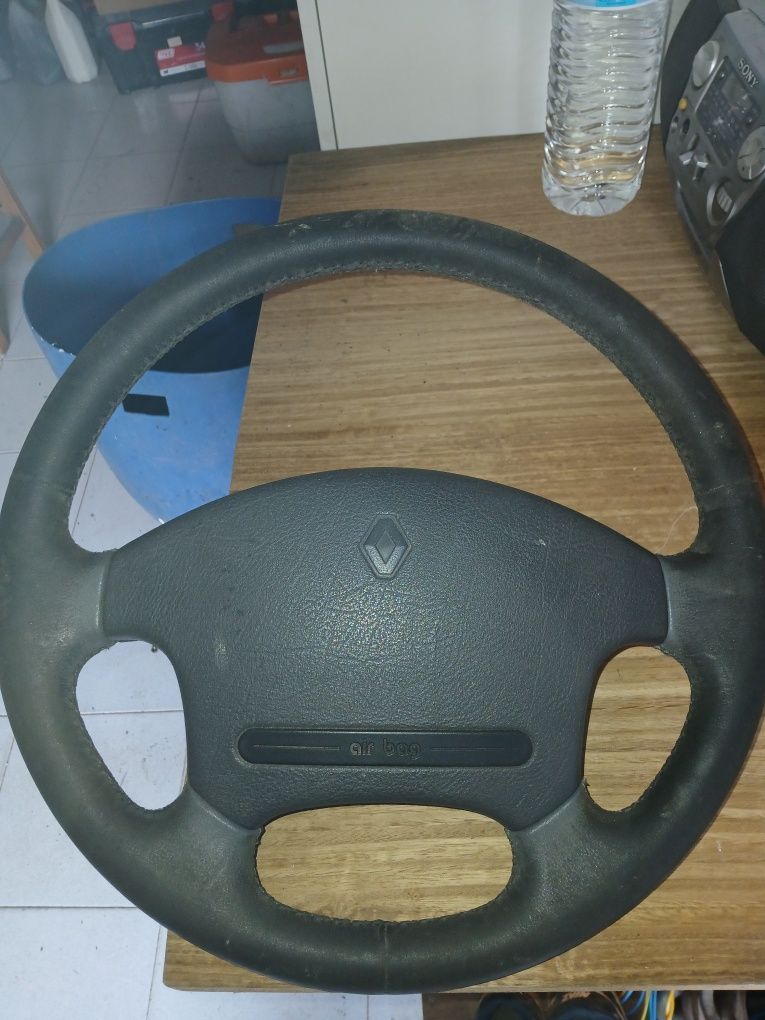 Vendo volante Renault clio