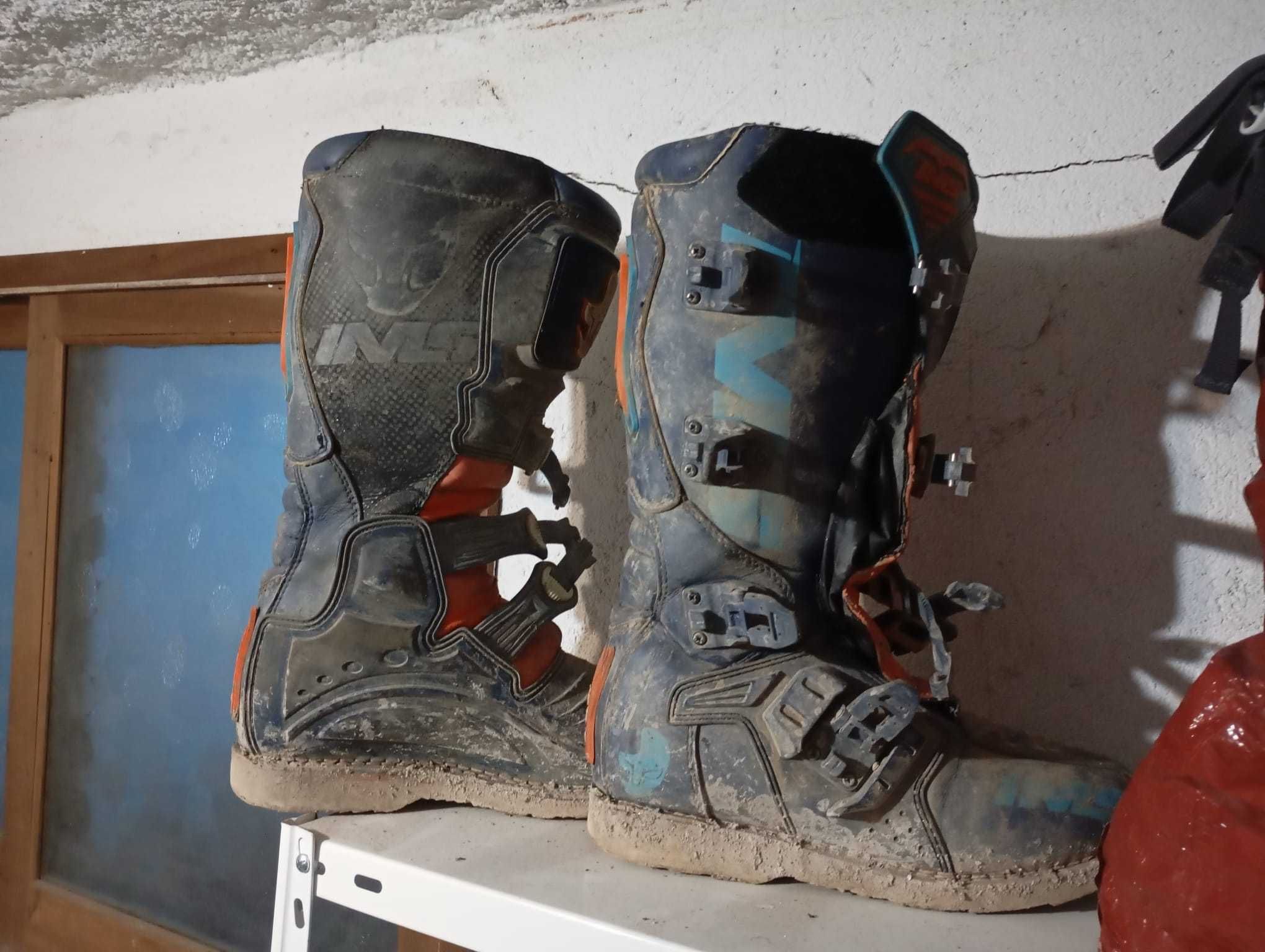 Vendo equipamento motocross