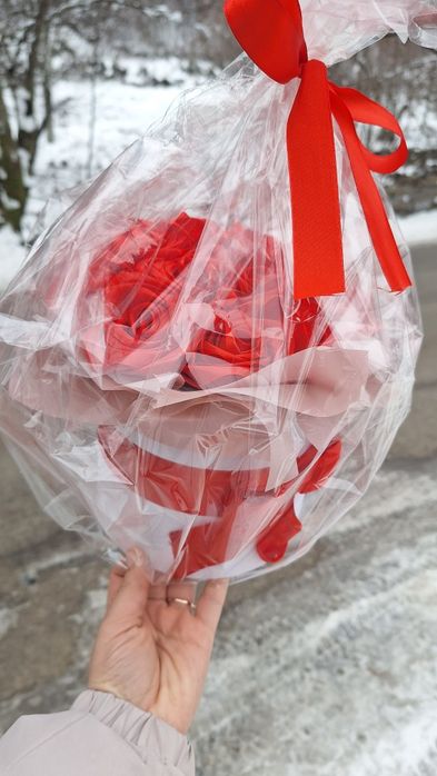 Композиція Червоному кольорі 15 троянд