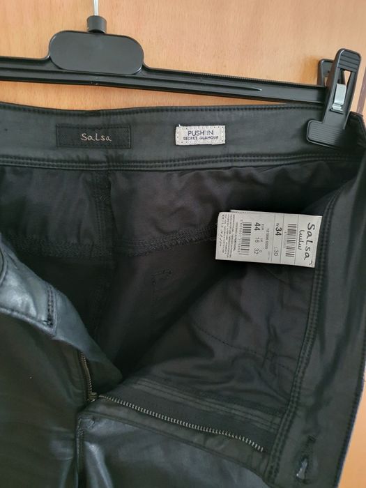 Blusa Silvina Campos e calça ecopele Salsa