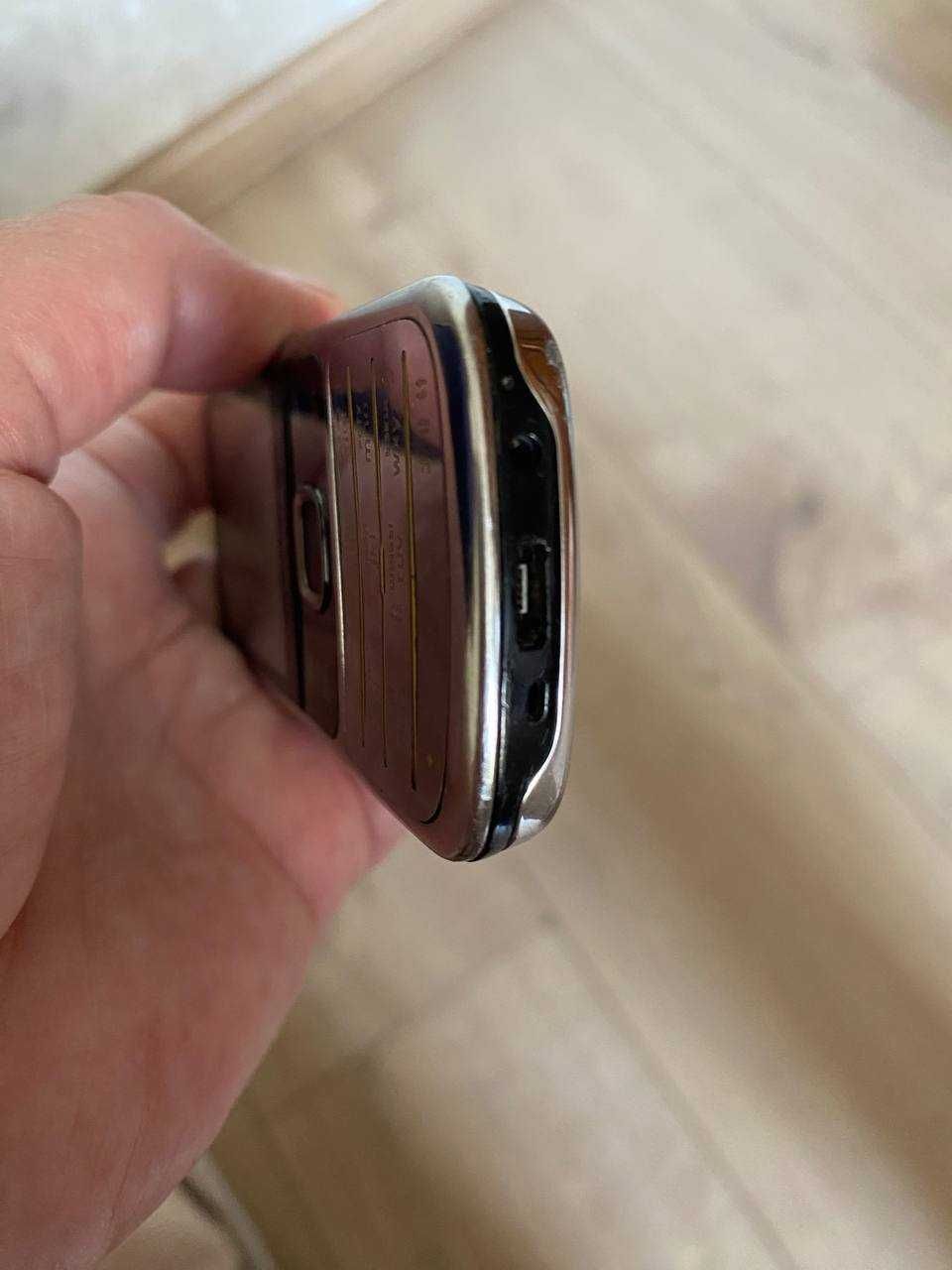 Продам мобильный телефон Nokia 6700 C++