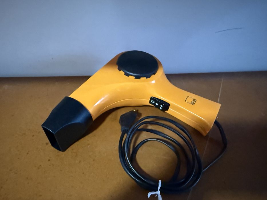 2 secadores da marca AEG e SHg ( a funcionar )