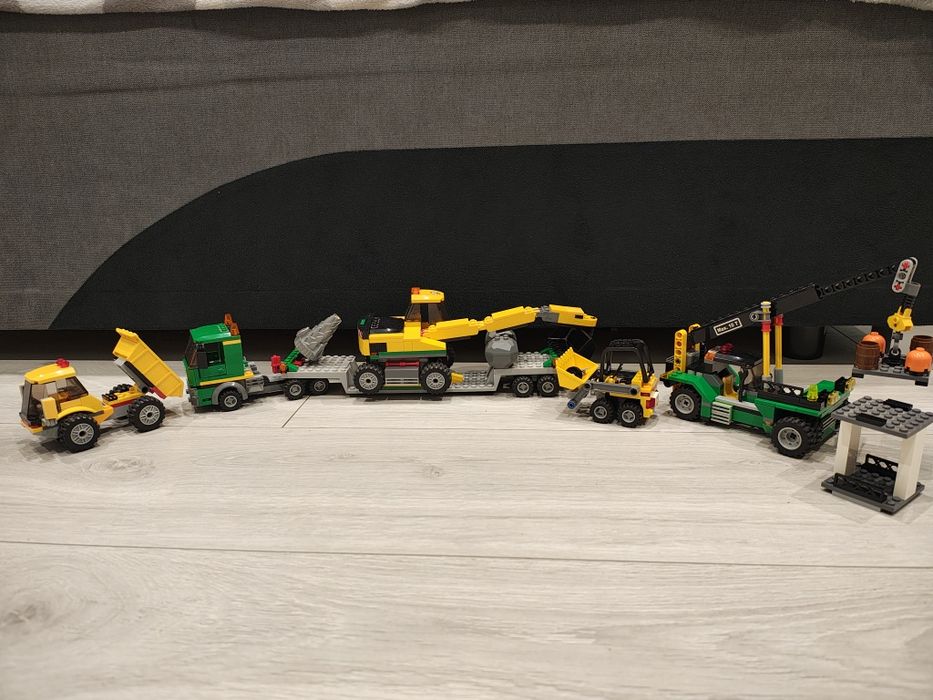 Zestaw LEGO City Ciągnik siodłowy, koparka, ciężarówka, mini koprka