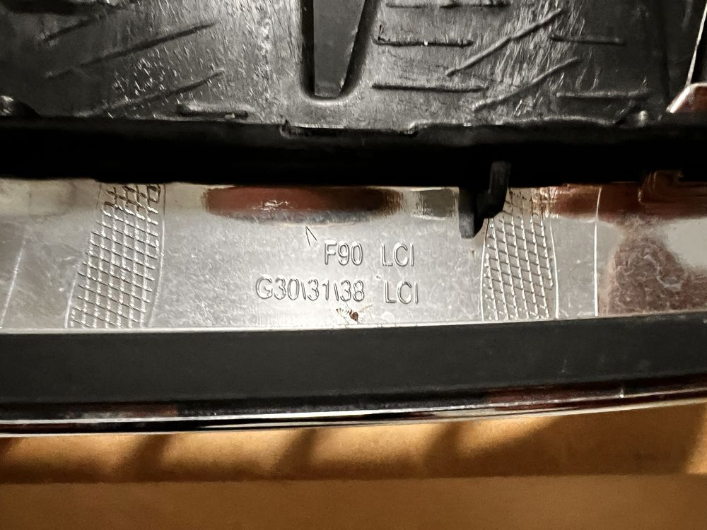 BMW G30 G31 LCI lift Atrapa chlodnicy Grill Nerki do kamery CHROM