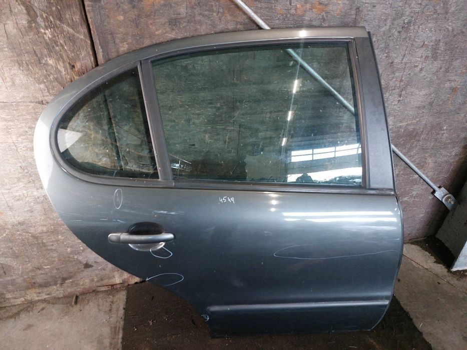 DRZWI KOMPLETNE PRAWY TYŁ SEAT TOLEDO II LEON I L57T