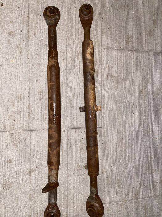 Vendo 2 teceiros braços para trator