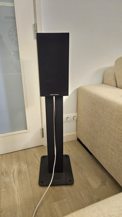 Colunas Bowers & Wilkins