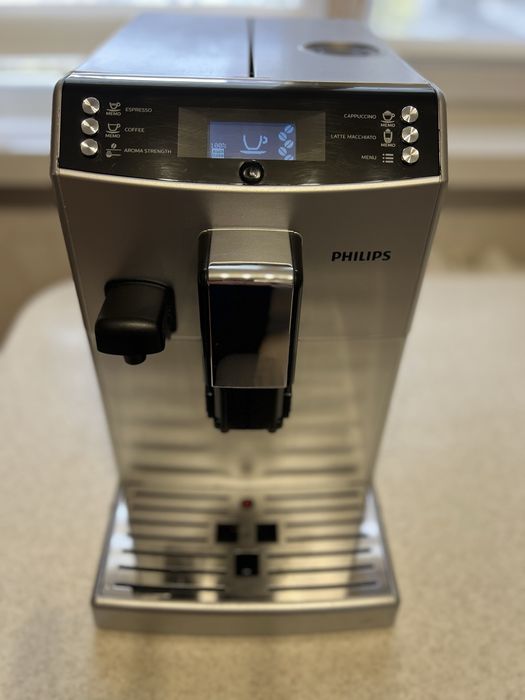 Кавоварка Philips. Saeco.