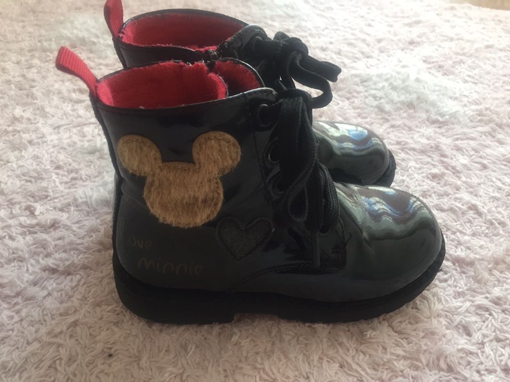 Botas minnie pretas 24