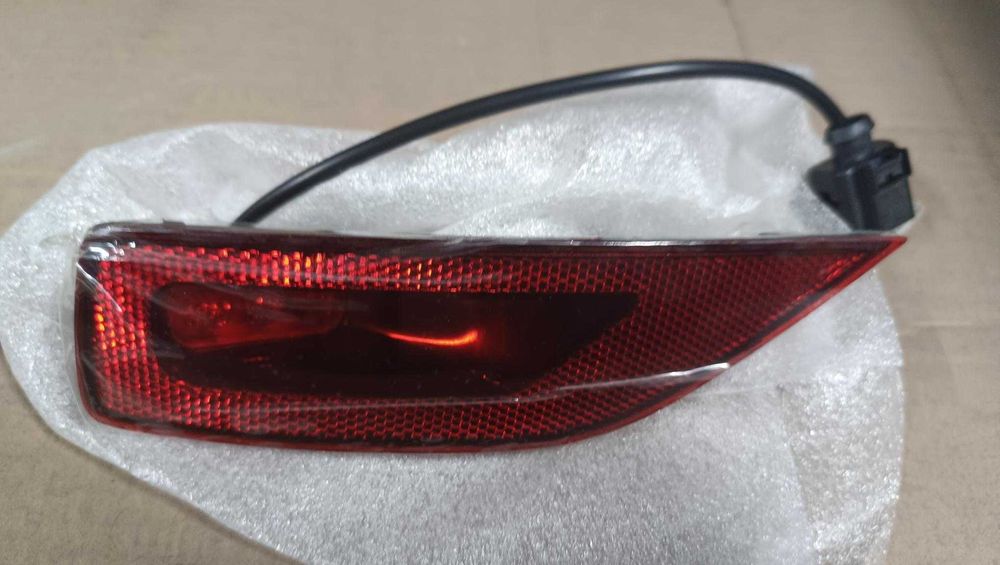 Refletor esq VW T-Cross 2019 40€