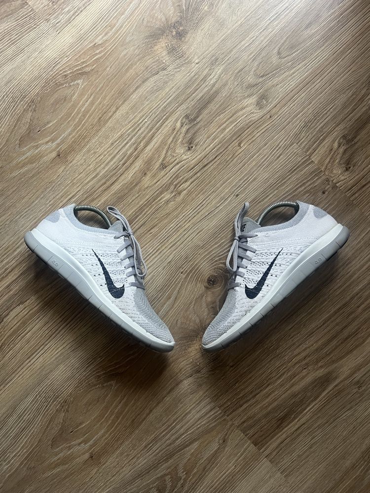 Чоловічі оригінальні кроссівки Nike Free Run Flyknit 40,5 розмір