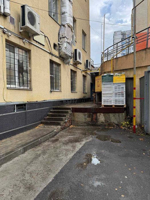 Оренда 230,3 м2 / 1-й поверх / вул. Нескорених 14/ ТЦ Джокер