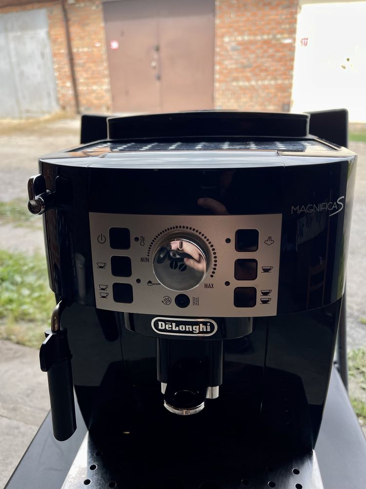 Кавомашина DELONGHI Magnifica S