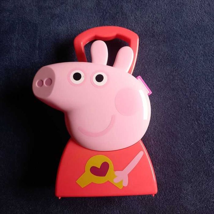 Świnka Peppa. Walizeczka fryzjerska z akcesoriami.