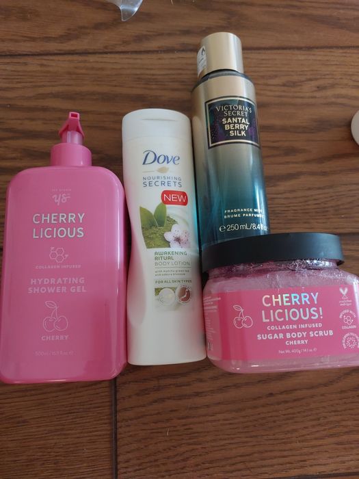 Zestaw kosmetyków Victoria's Secret peeling mgiełka żel balsam