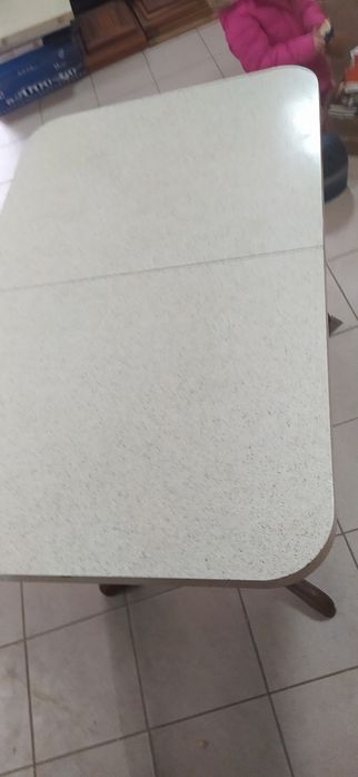 Стіл кухонний розкладний стіл в гарному стані!