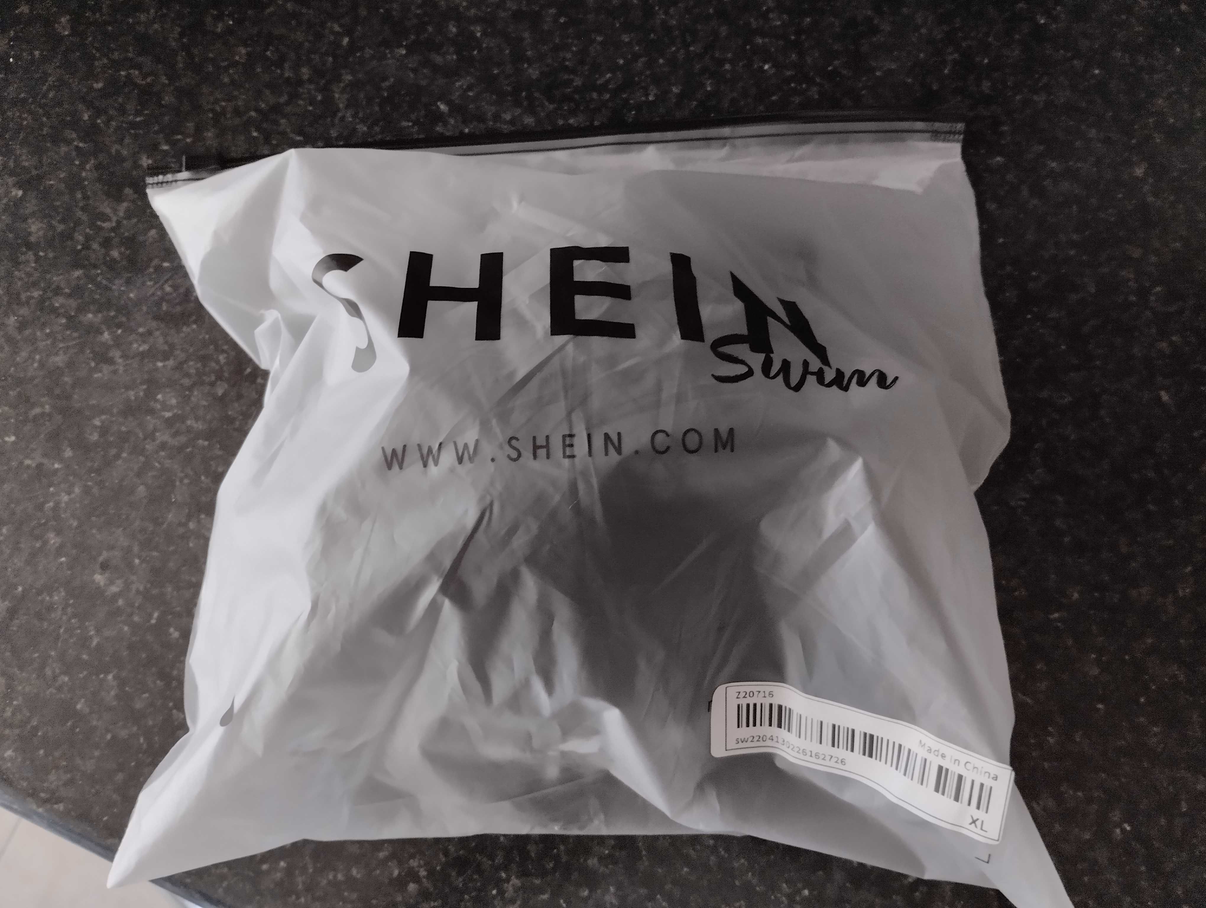 Vendo Novo parte superior biquíni SHEIN