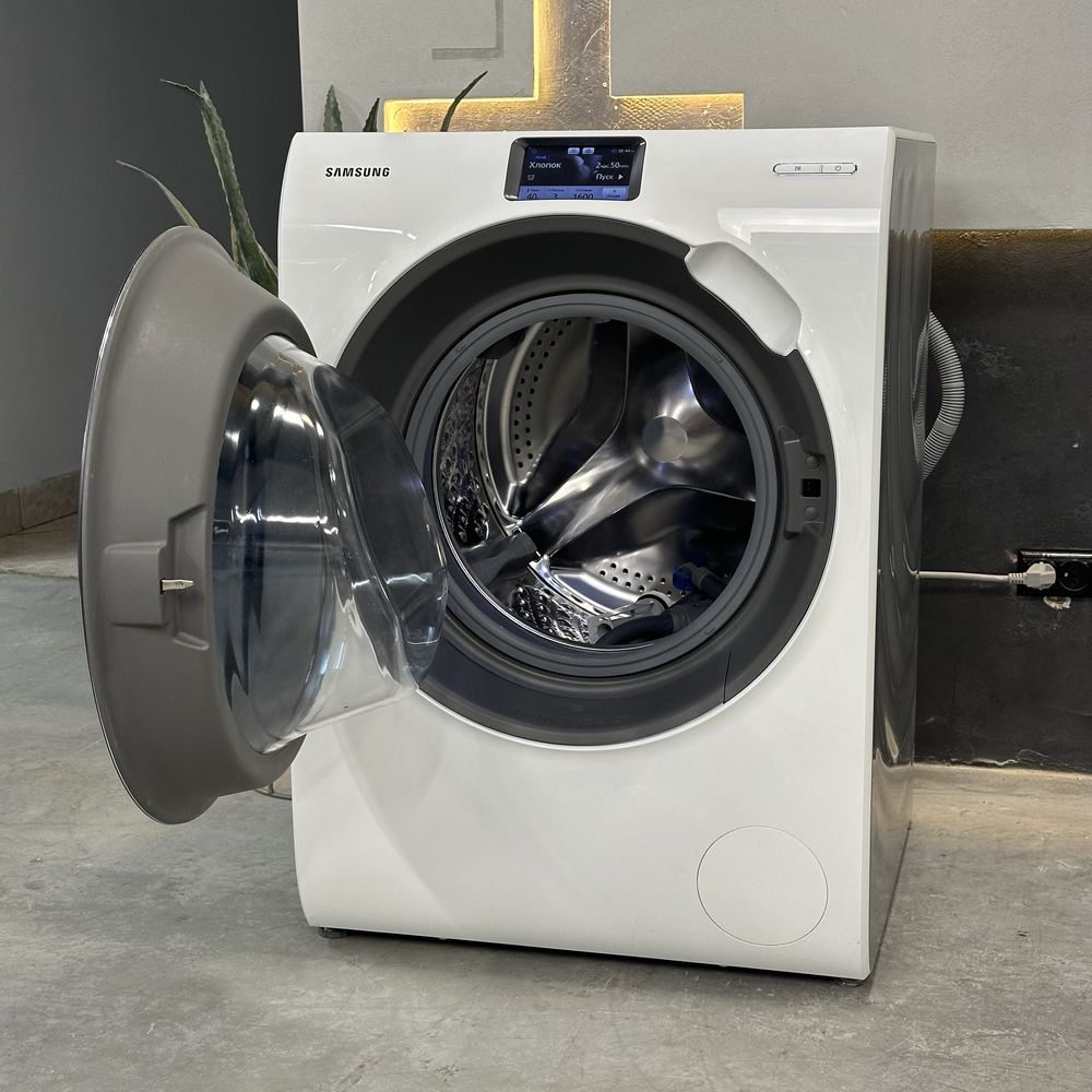 Сучасна пральна машина Samsung WW10H9600
