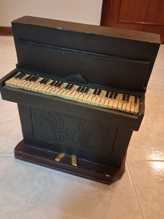 Mini piano decoração