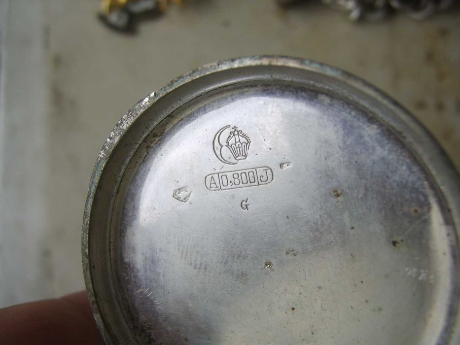 Przeklęty Srebrny Zegarek Ludzkie Zęby z Opuszczonego Szpitala Psych.