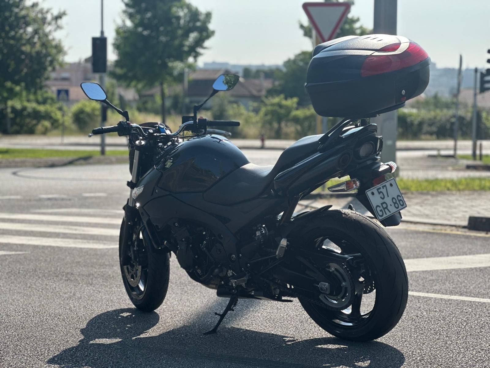 Suzuki GSR 600 Naked