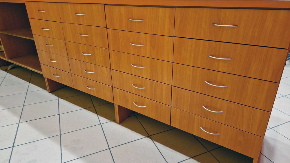 Lada sklepowa recepcyjna