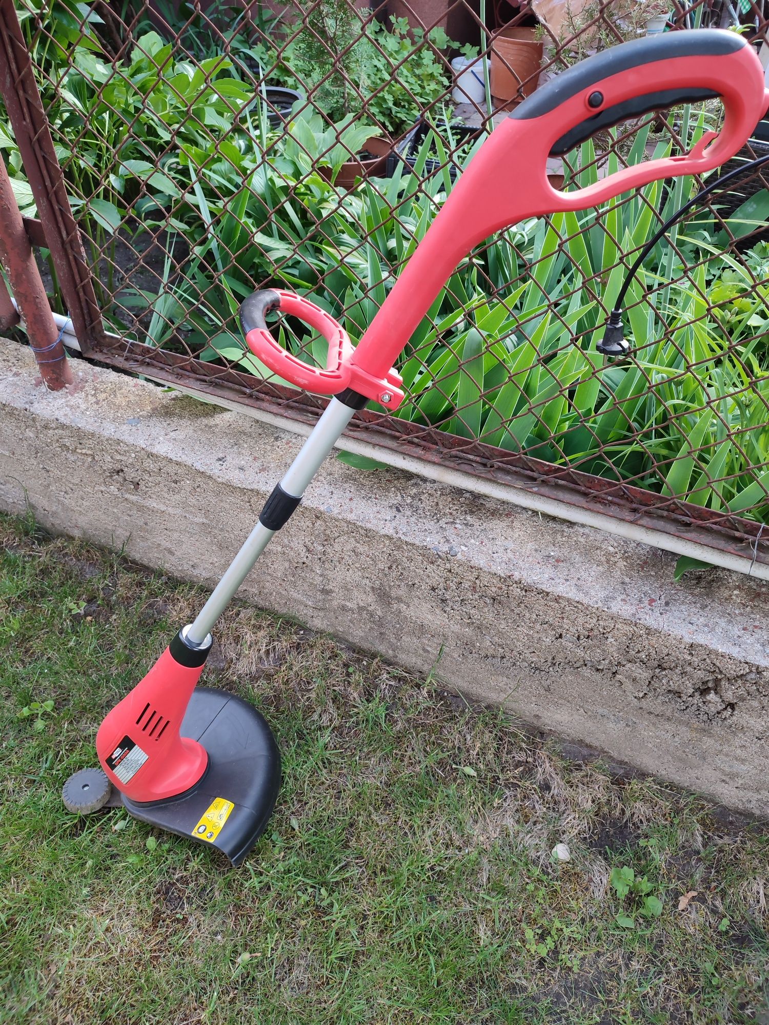 Podkaszarka elektryczna