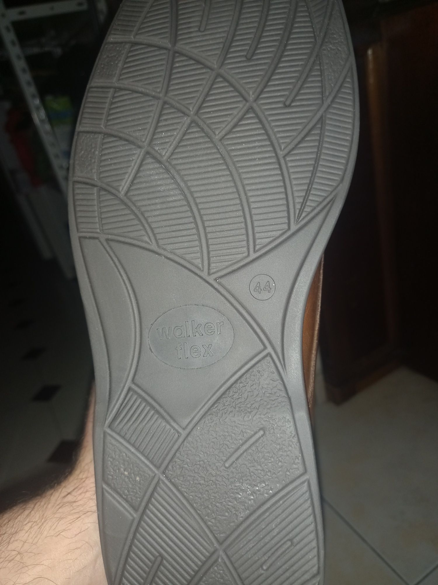 Vendo botins  em pele novos nunca usados
