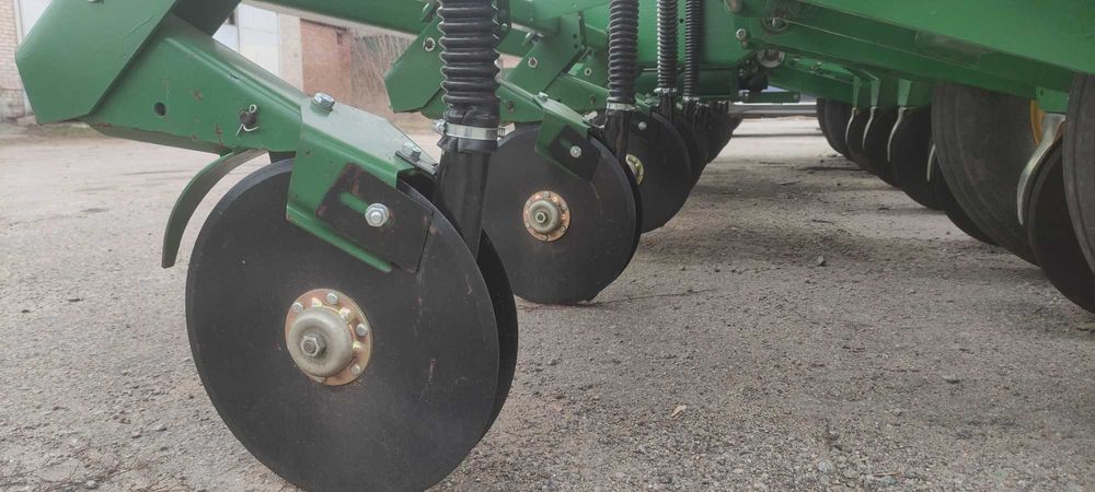 Продам сівалку John Deere 7000 як Нова.