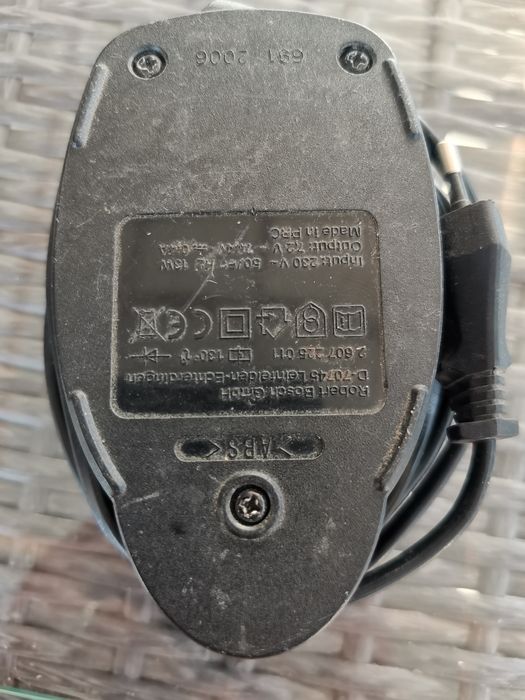 Зарядка для аккумулятора шуруповерта Bosch