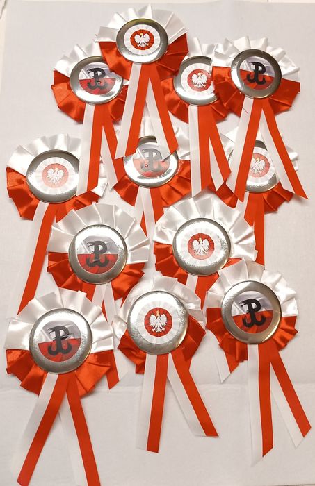 Plakietki Polska na święto niepodległości