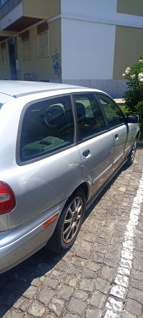 Volvo v40 1.6 16v 2003