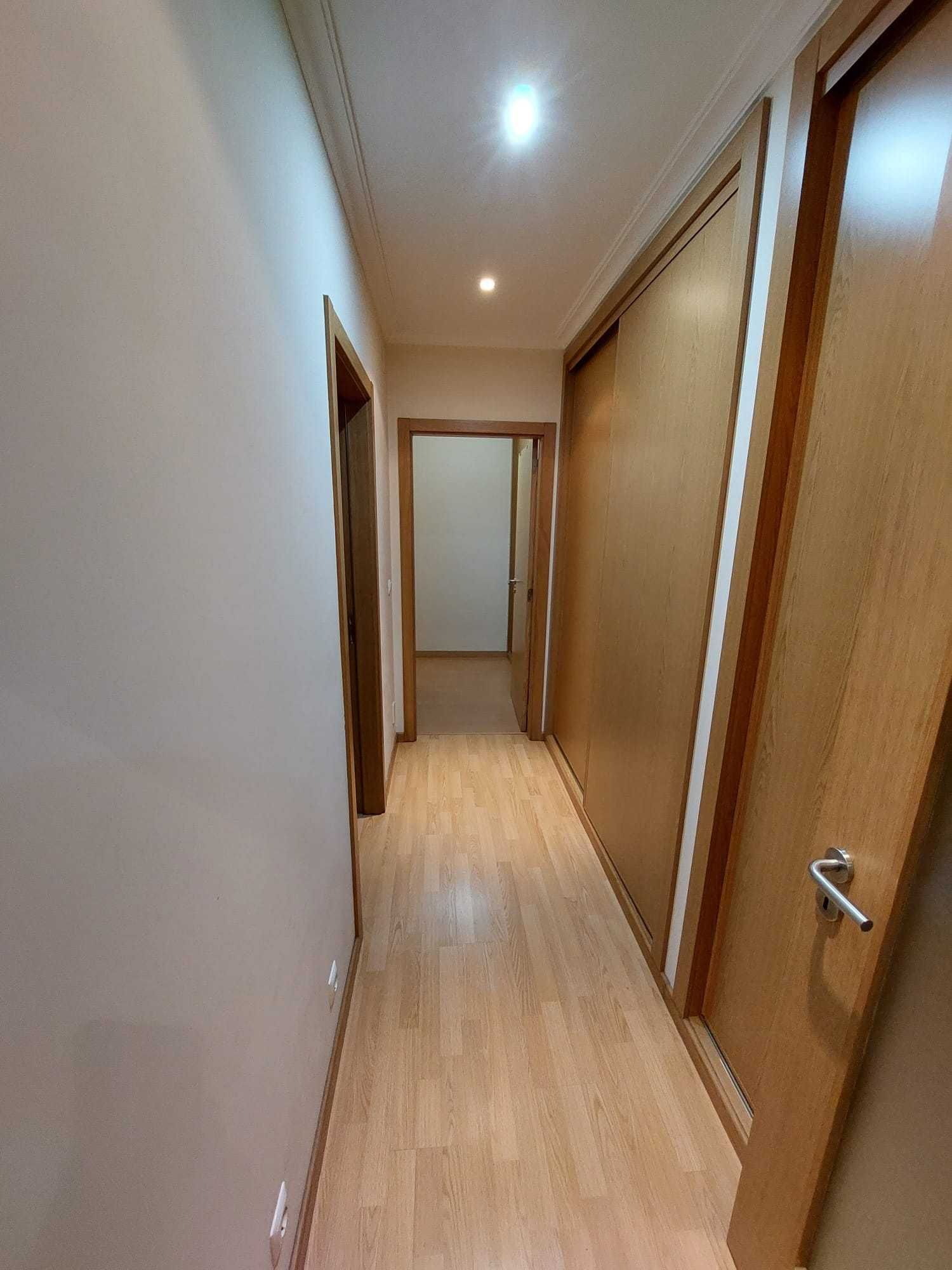 T2 Mobilado a 10 metros do Serra Shopping COVILHÃ – Disponível