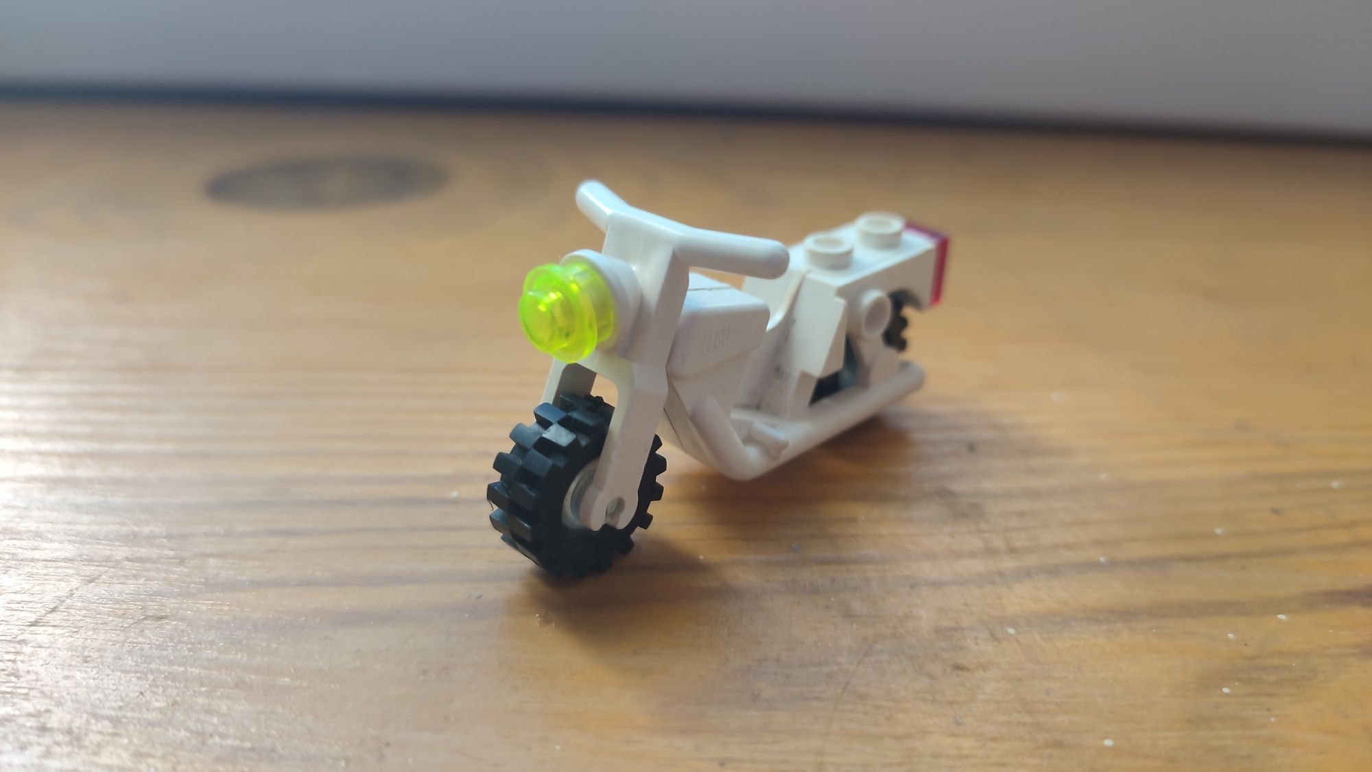 LEGO motocykl motor biały
