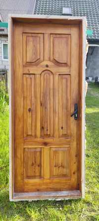 Продам дерев'яні двері.