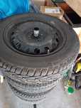 Sprzedam opony zimowe z felgami Toyota yaris