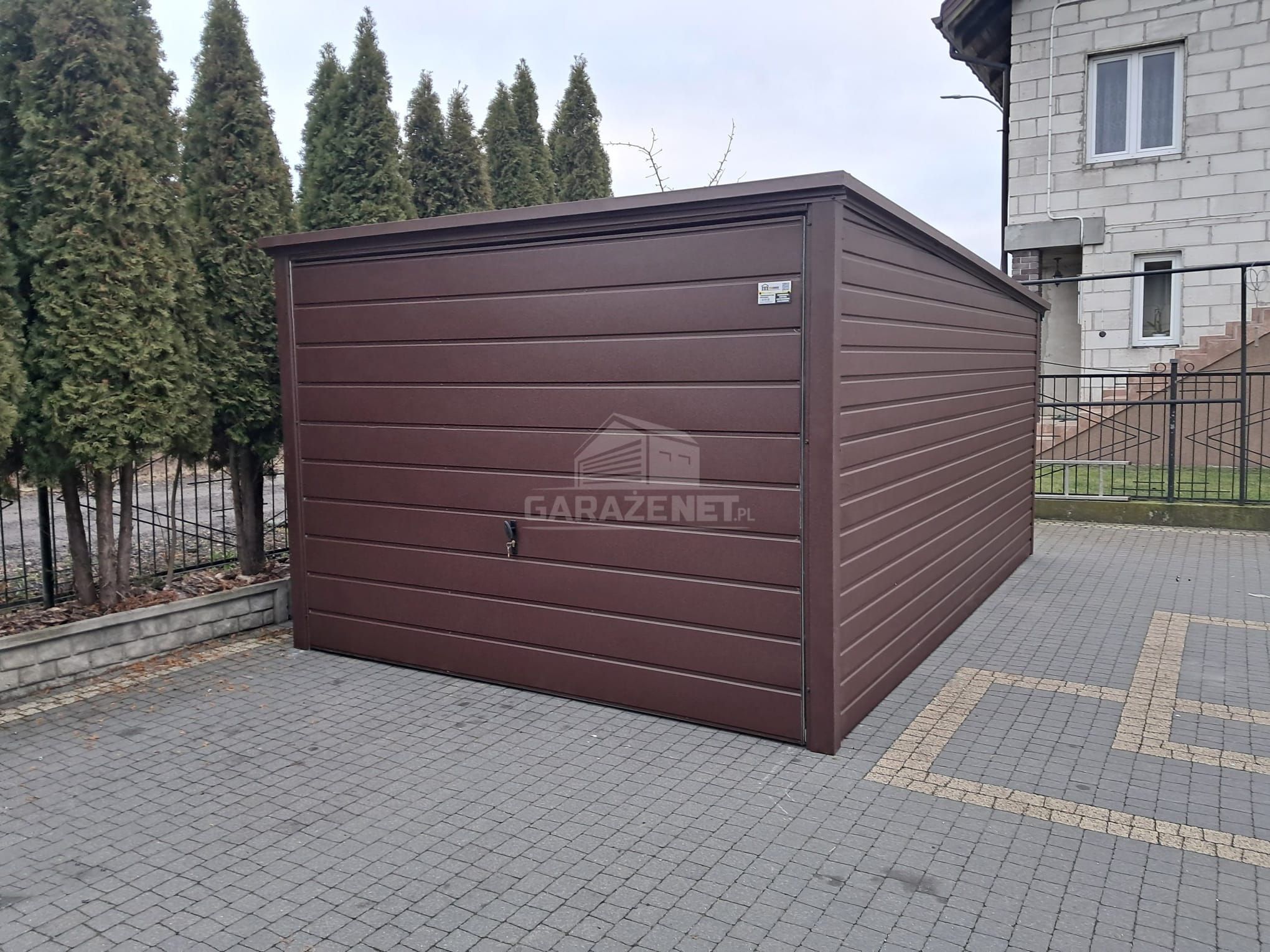 Garaż Blaszany 3X5M Brama Uchylna Ciemny Brąz Dach Spad W Tył Ts975