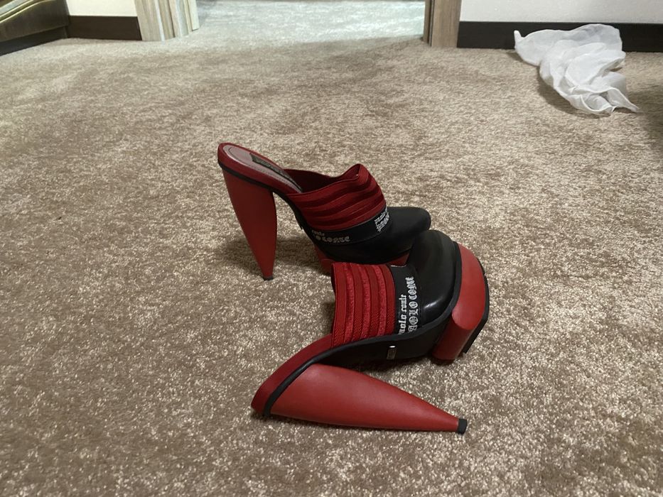 Женские шлепанцы