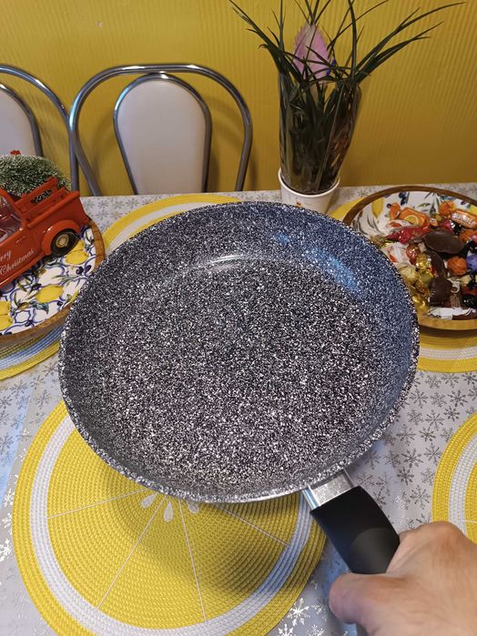Patelnia granitowa tradycyjna 30 cm - bardzo solidna na gaz, indukcję!