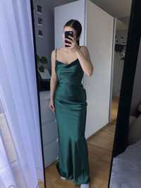 długa satynowa zielona sukienka