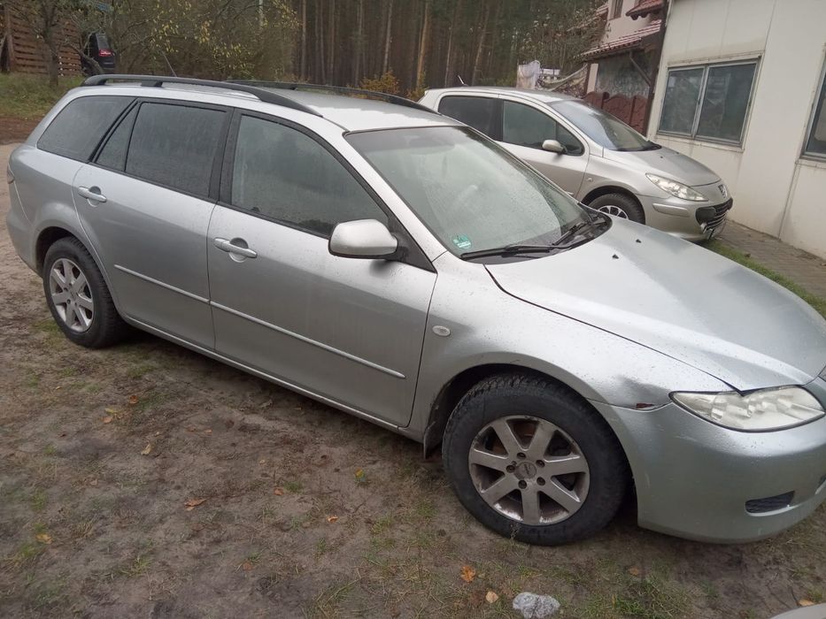 Sprzedam uszkodzoną mazde