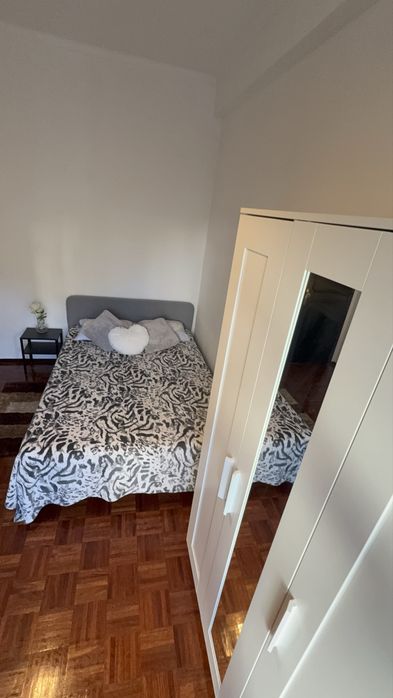 Quarto 2 camas, p casal c/s filho em Entroncamento  a 800 m da estação