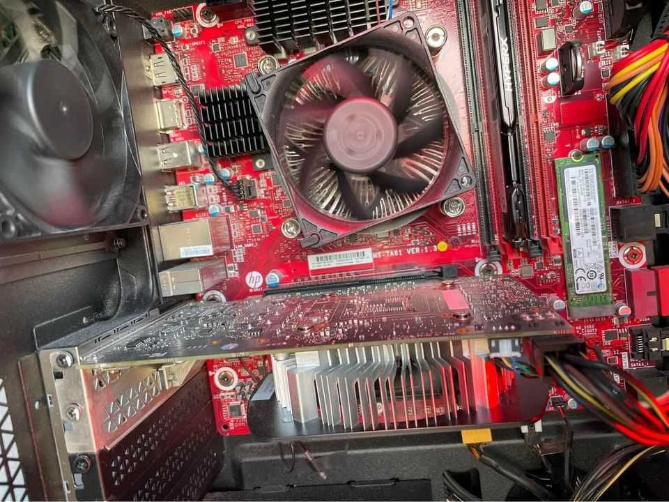 PC Gaming Omen 880-198 GTX 1060 & i7-8700 - Preço negociável